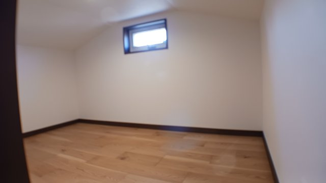 新市町戸手　太陽光・蓄電池電化住宅　駐車場６台