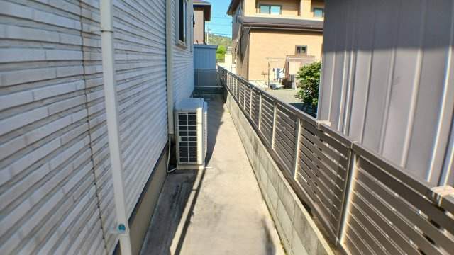 新市町戸手　太陽光・蓄電池電化住宅　駐車場６台