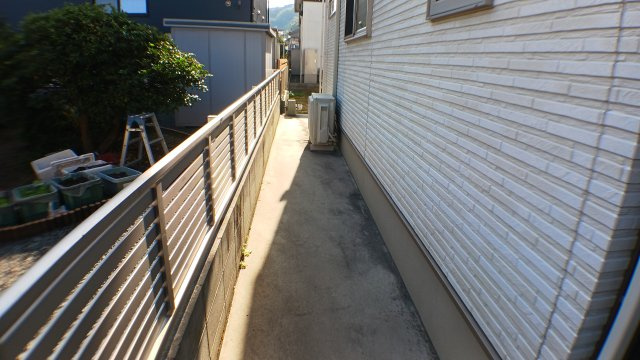 新市町戸手　太陽光・蓄電池電化住宅　駐車場６台