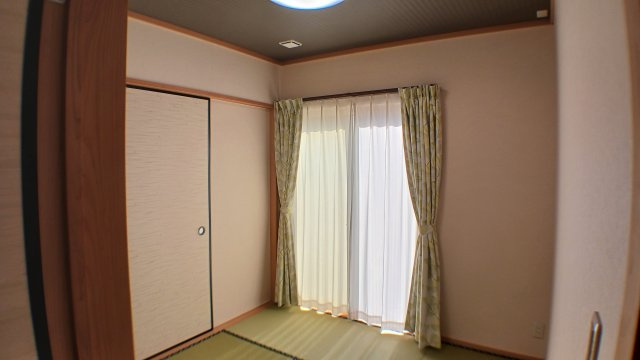 新市町戸手　太陽光・蓄電池電化住宅　駐車場６台