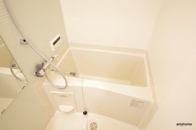メトロ―サ弁天町　仲介手数料無料の浴室