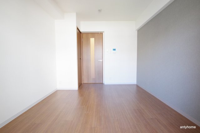 メトロ―サ弁天町　仲介手数料無料の洋室