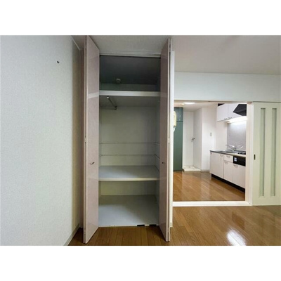 【収納】 | グリーンベルハイツ | 仕切りがあって使い勝手の良いクローゼット♪