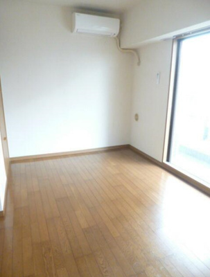 【居間・リビング】 | スカイコート新高円寺 | 6.5帖の洋室。