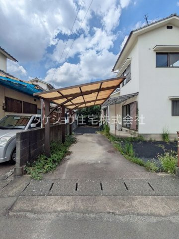 上白水2丁目貸家の駐車場