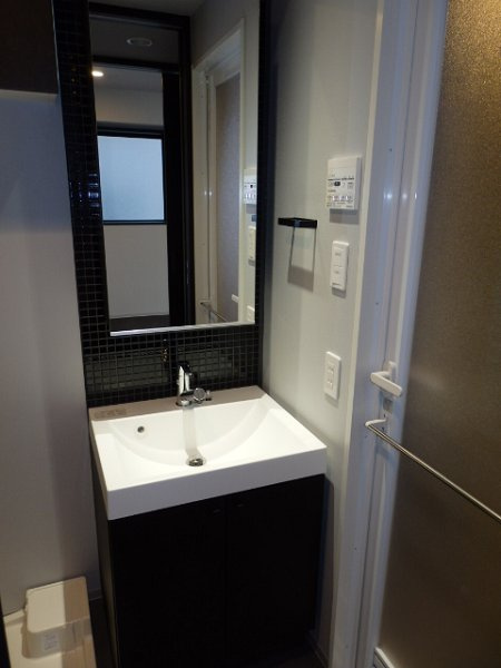 新品家具付きマンション大久保17(KaGood東京)の洗面所