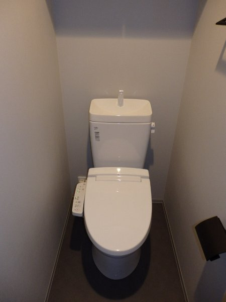 新品家具付きマンション大久保17(KaGood東京)のトイレ