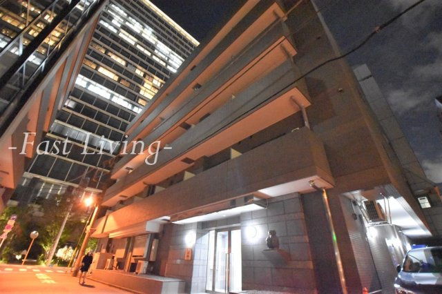 パレステュディオ御茶ノ水駿河台参番館のエントランス