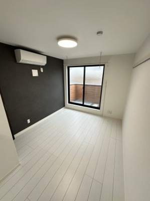 【居間・リビング】 | ベイルームリアナ堀ノ内 | アクセントクロスがお洒落★