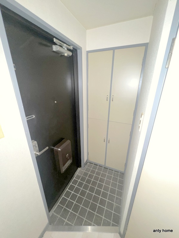 ゴックス南森町　仲介手数料無料の玄関