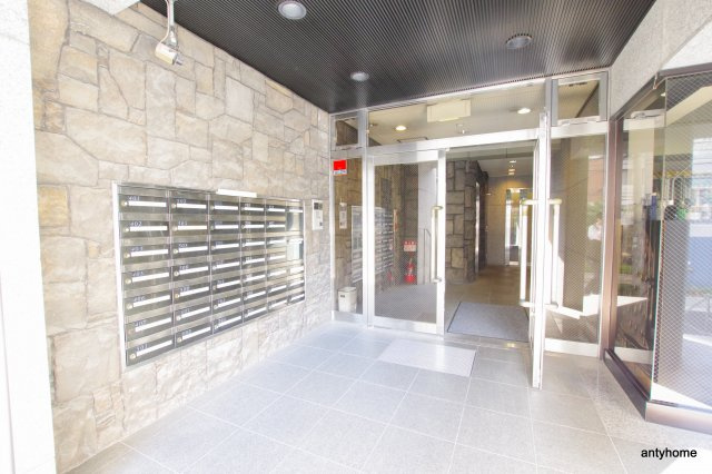 ゴックス南森町　仲介手数料無料のエントランス