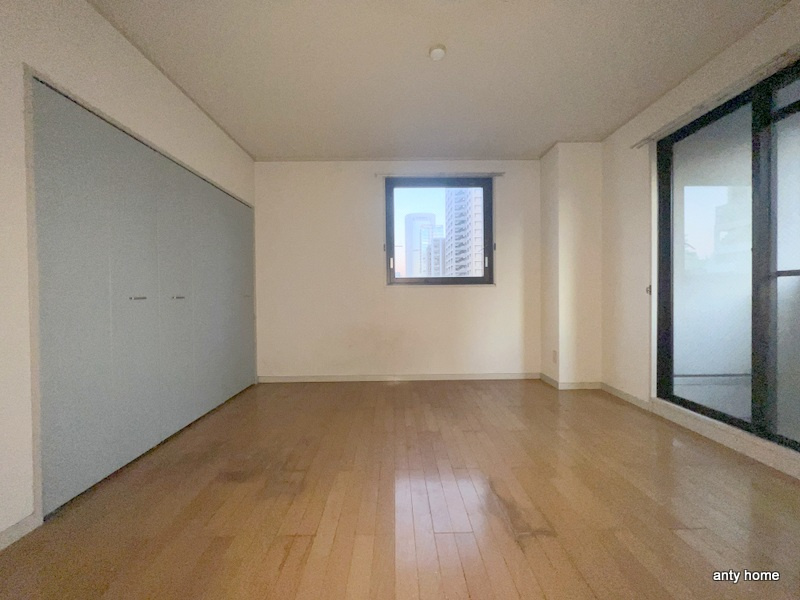 ゴックス南森町　仲介手数料無料の居間・リビング