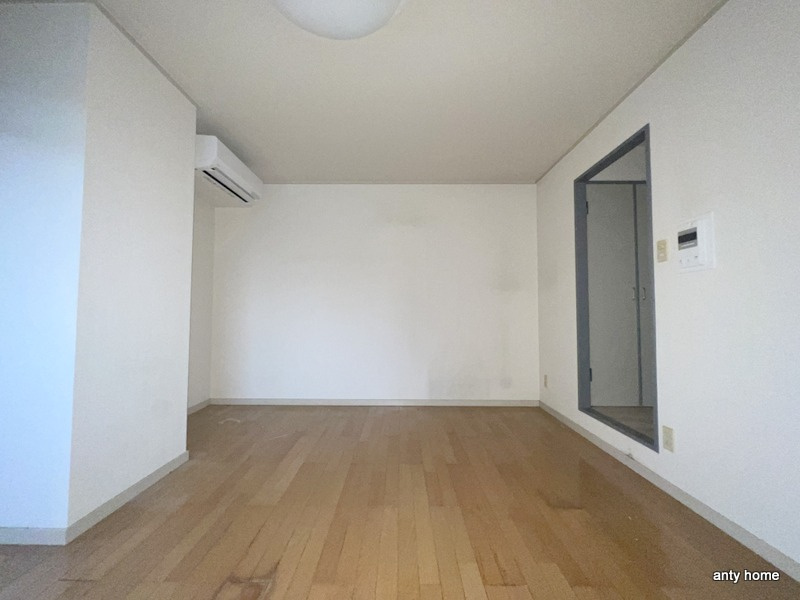 ゴックス南森町　仲介手数料無料の居間・リビング