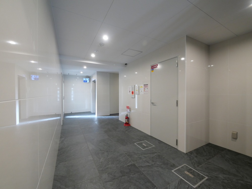 クローバー・レジデンス弁天町のロビー