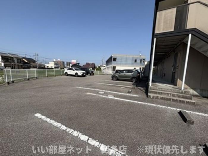 コーポラス　ダイクヤの駐車場