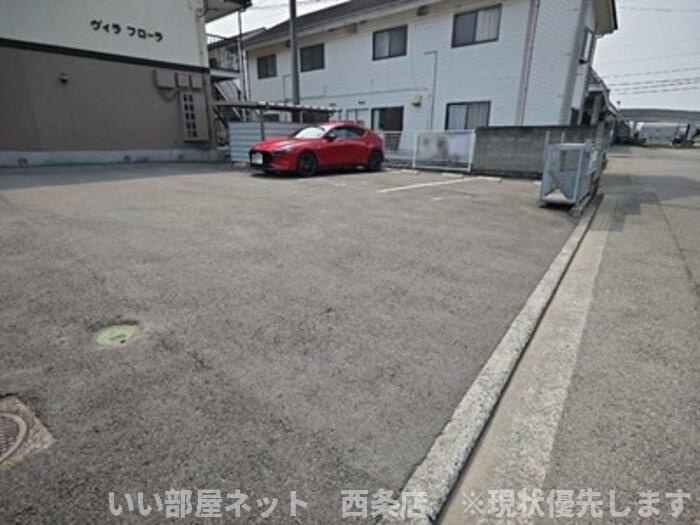ヴィラフローラⅠの駐車場