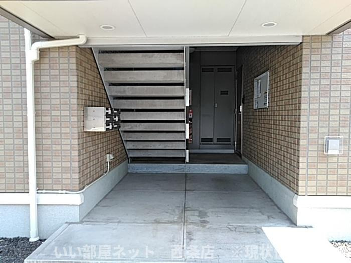 リバブル北高下Ａ棟　Aのエントランス