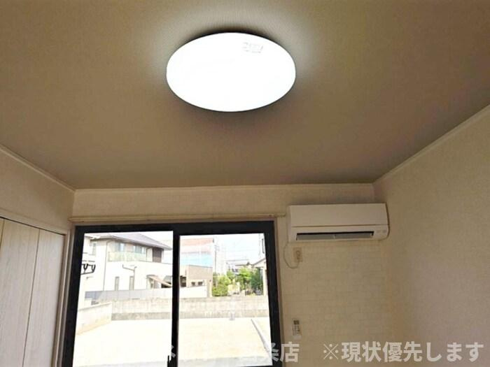 エクセルハイツ　A棟の居間・リビング