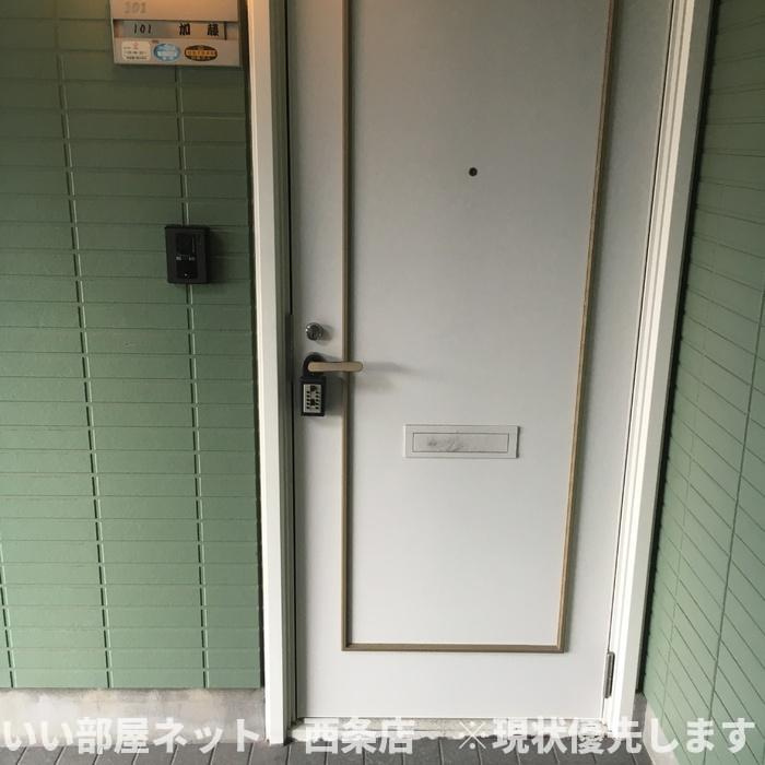 アーバンアヴェニュー　Ⅱ棟の玄関