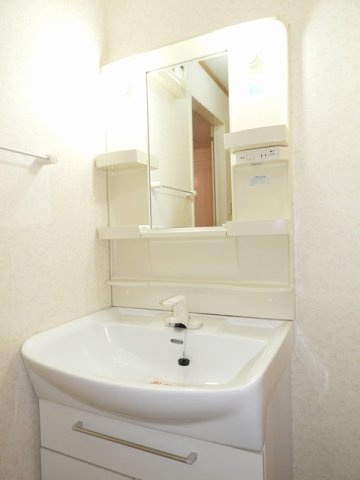 ブルック瀬野の洗面所|脱衣スペースもあります