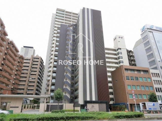 ラドゥセール谷町の外観