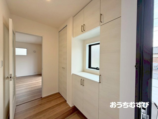 春日井市上条町7丁目(全2棟)の玄関