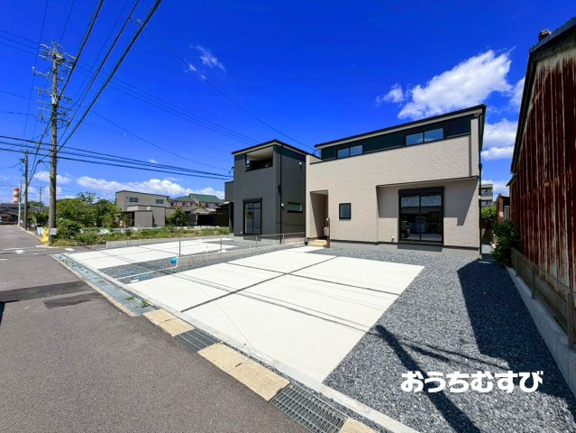 春日井市上条町7丁目(全2棟)の前面道路含む現地写真
