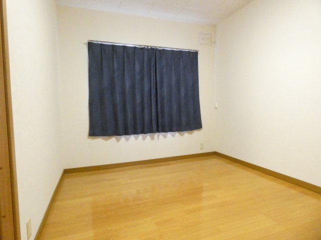 コーポリビエールの洋室