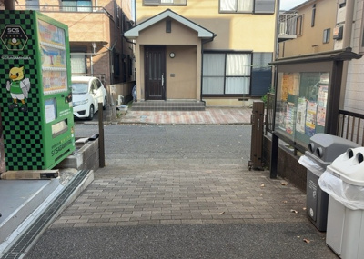 【設備】 | 富士見マンション | 共有部分は、住民なら誰もが使える設備のこと。例えば駐車場やエレベーター、インターネット設備、セキュリティ設備などがあります。他にも、マンションの廊下・外部階段やエントランス・ゴミ置き場などがあります。