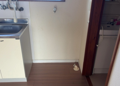 【ランドリースペース】 | 富士見マンション | ランドリースペースも気になります。洗濯機置場があり「洗う、干す、取り込む、アイロンがけ、たたむ」など、洗濯に関する家事をするための空間です。広さや収納など付帯設備も含めて、詳細は現地でご確認ください。