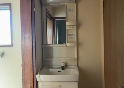 【浴室】 | 富士見マンション | 入浴時の快適さも大事なことですが、綺麗な状態を維持できなければ気持ちよく入浴できません。毎日の掃除が楽という点は大事なポイントになります！カビが生えにくく掃除がしやすい、壁や浴槽を選ぶといいでしょう。