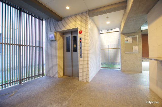 ドゥーエ江坂2　仲介手数料無料のロビー