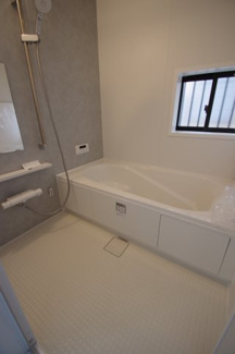 【浴室】 | 【仲介手数料無料！！】日野市平山4丁目　新築戸建て（全1棟）A号棟　4790万円