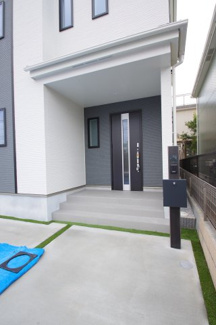 【玄関】 | 【仲介手数料無料！！】日野市平山4丁目　新築戸建て（全1棟）A号棟　4790万円