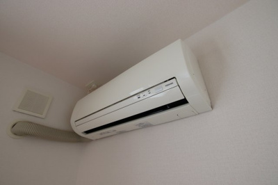 【設備】 | コンフォースMIYA | リビングエアコン