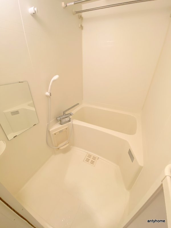 エスレジデンス本町マークス　仲介手数料無料の浴室