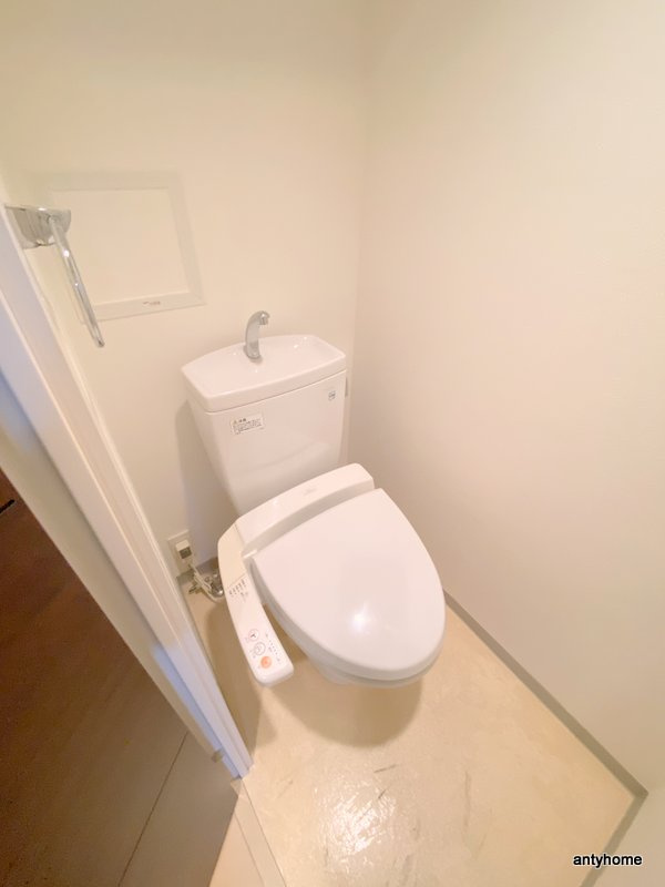 エスレジデンス本町マークス　仲介手数料無料のトイレ