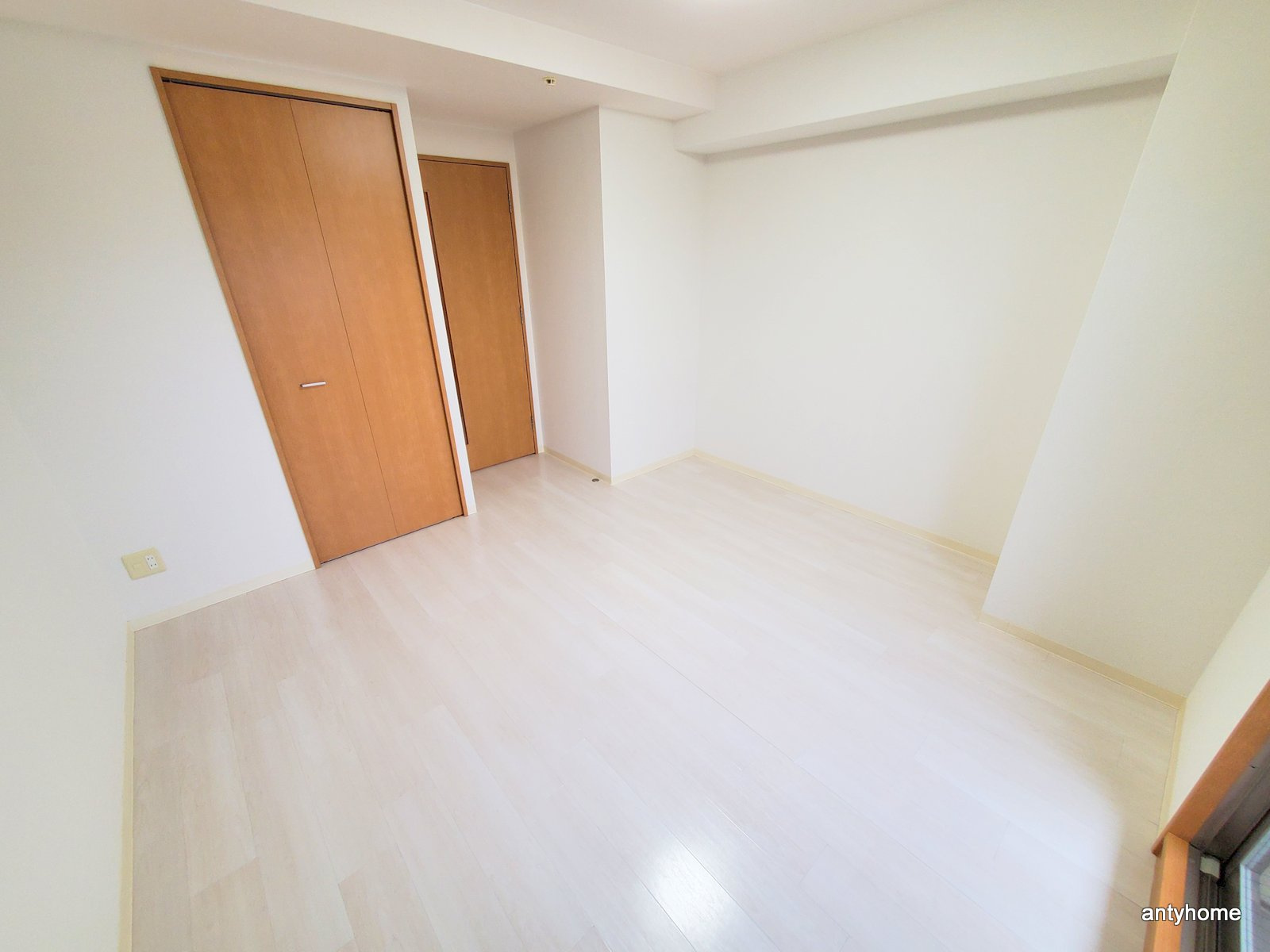 ドゥーエ玉造 仲介手数料無料の居間・リビング