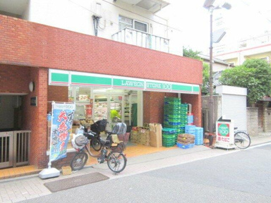 ローソンストア100大山町店