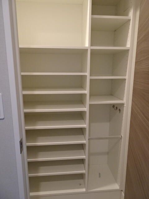 クレストコート押上の玄関|シューズインクローゼット