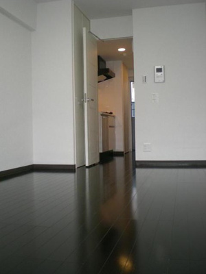 【居間・リビング】 | エルミタージュ南阿佐ヶ谷弐番館 | 6.5帖のきれいな洋室。