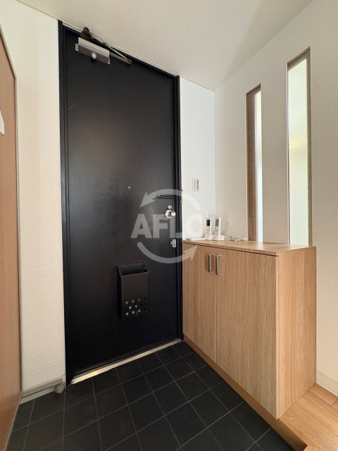 オルフェア帝塚山の玄関