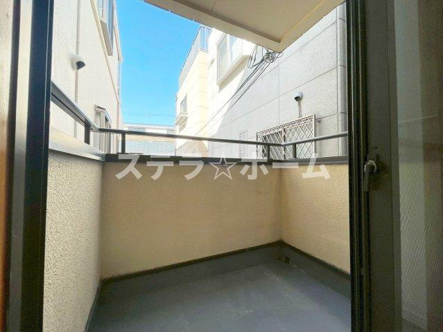 野中南1 中古戸建のバルコニー|バルコニーからの眺めを楽しみながら食事をしませんか