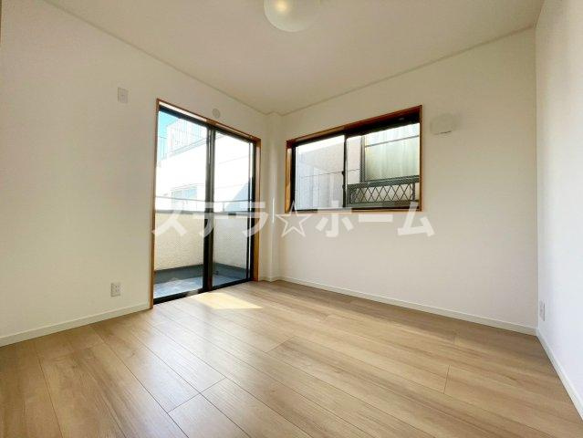 野中南1 中古戸建の洋室|落ち着いた色調の洋室です