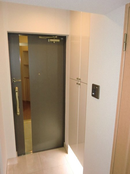 新品家具付きマンション銀座15(KaGood東京)の玄関