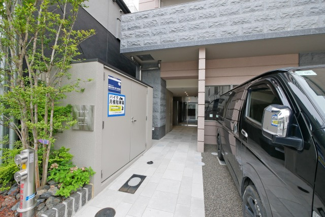 La CASA 上汐のエントランス