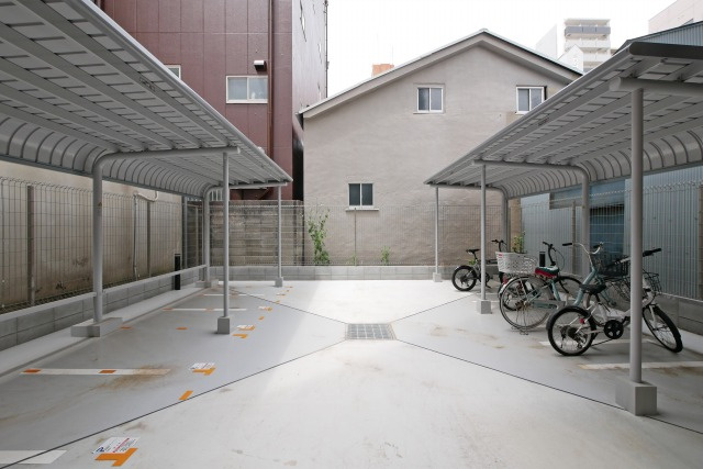 La CASA 上汐の駐車場