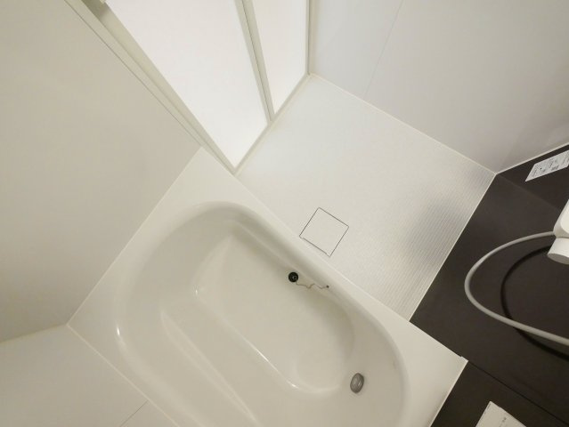ソレイユビセレクト法蓮町Ⅲの浴室|落ち着いた空間のお風呂です