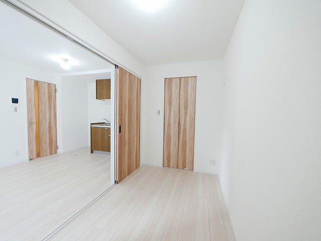 ソレイユビセレクト法蓮町Ⅲの洋室