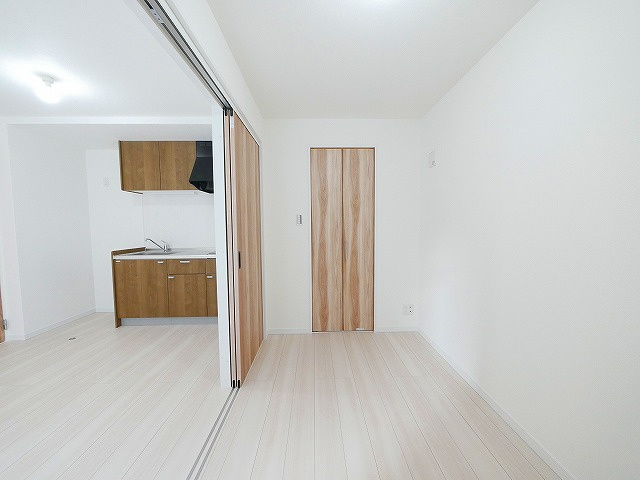 ソレイユビセレクト法蓮町Ⅲの洋室